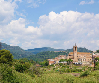 Panoramic view of Caldes de Montbui – Juan Ci shutterstock.com