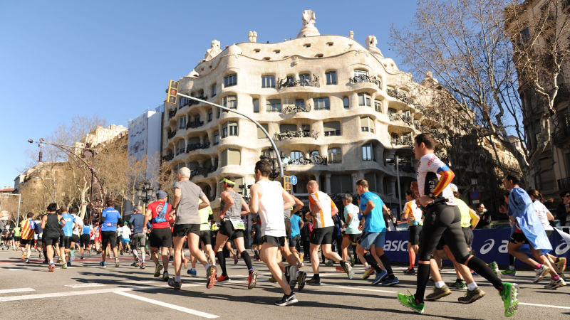 Marató de Barcelona 2015. Corredors per la Pedrera. Autoria: Antonio Lajusticia Bueno