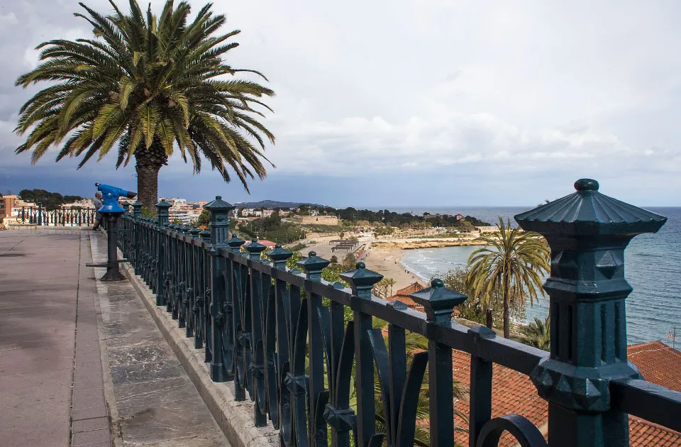 Cala Fonda, platja de la costa de Tarragona